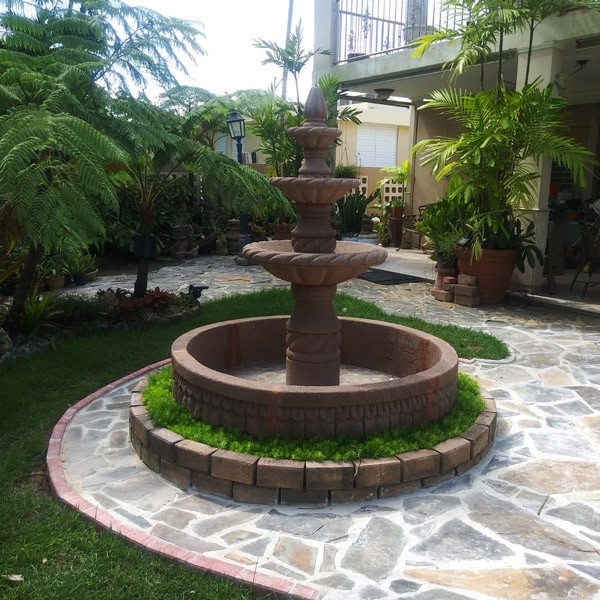 fuente de agua tradicional en el showroom